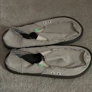 worn once men's sanuks 10